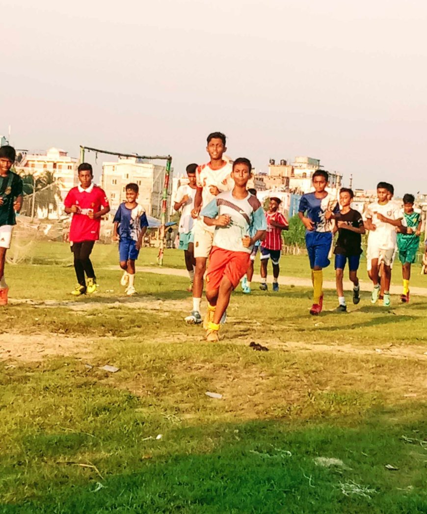 হালিশহরে আন্তঃ একাডেমি কাপ ফাইনালের প্রস্তুতি ফুটবল ম্যাচে অনুর্ধ্ব -১৪ দলের জয়