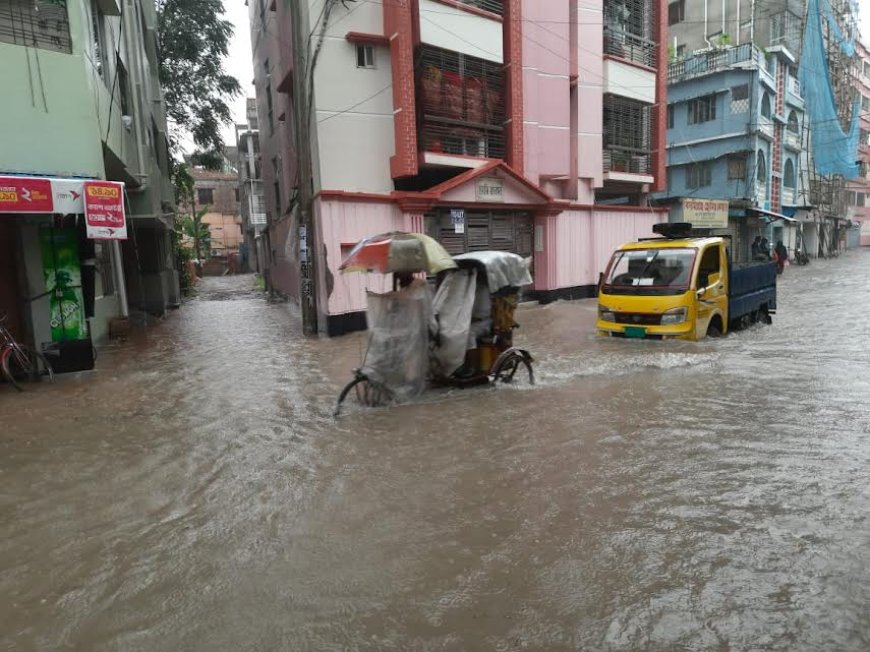 বৃষ্টিতে যশোর প্লাবিত জুম্মার নামাজ কাজা অনেকের