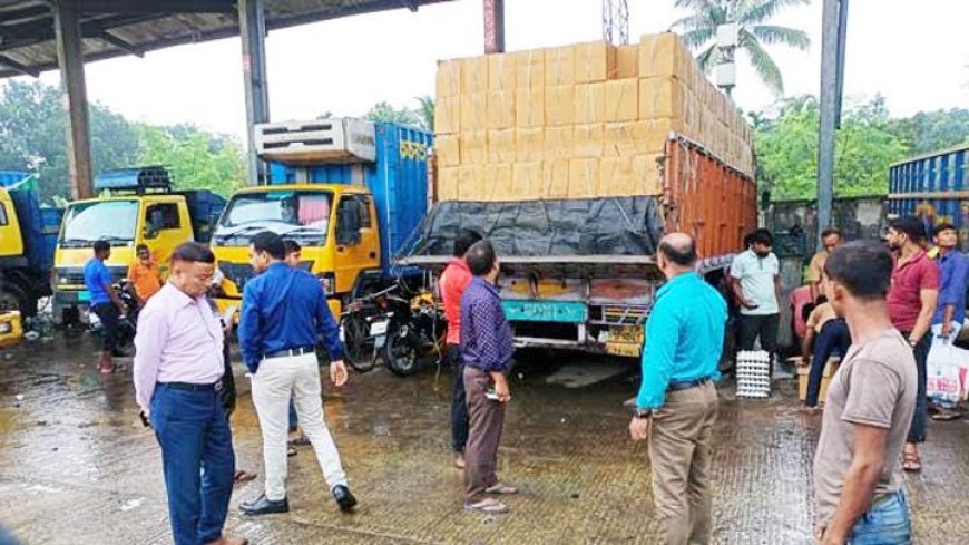 সাড়ে ৭ টাকা দরে ডিমের ৫ম চালানে এল আরও ২ লাখ ৩১ হাজার ৮৪০টি ডিম