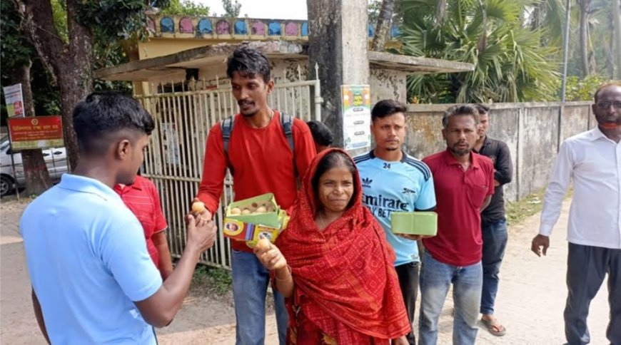 মোরেলগঞ্জ স্বাস্থ্য কর্মকর্তার বদলীতে এলাকায় মিষ্টি বিতরণ, নতুন কর্মস্থলে বিক্ষোভ