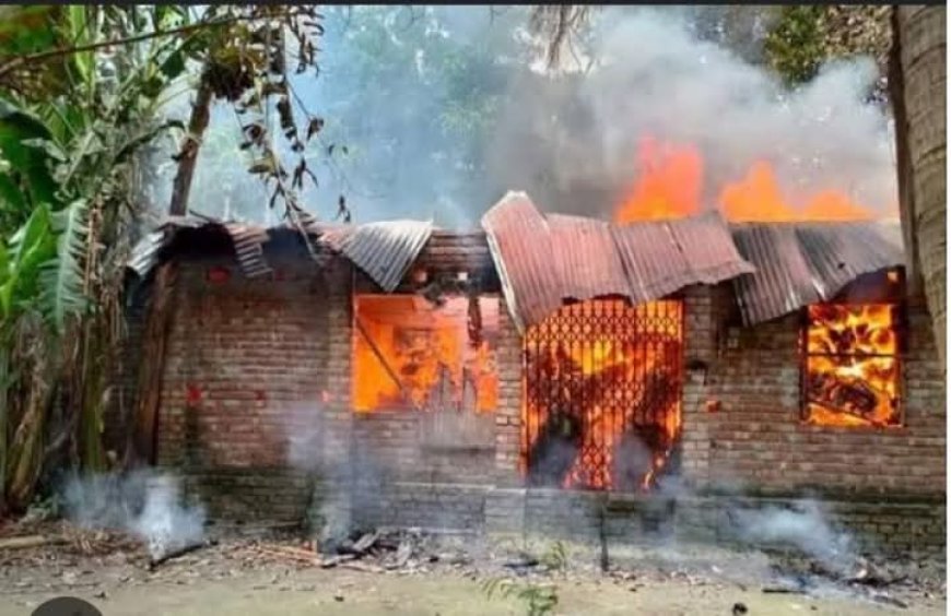 পলাশবাড়ীতে ইউপি সদস্যের বাড়িতে অগ্নিকাণ্ড