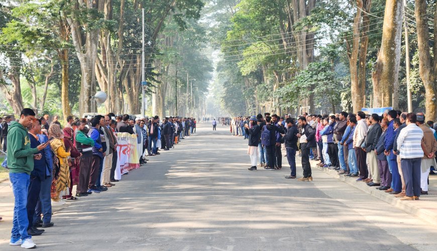 রাজশাহী বিশ্ববিদ্যালয়  ভিসি -প্রো ভিসি নিজেরাই কোটার সুবাধে চেয়ারে বসে আছে—