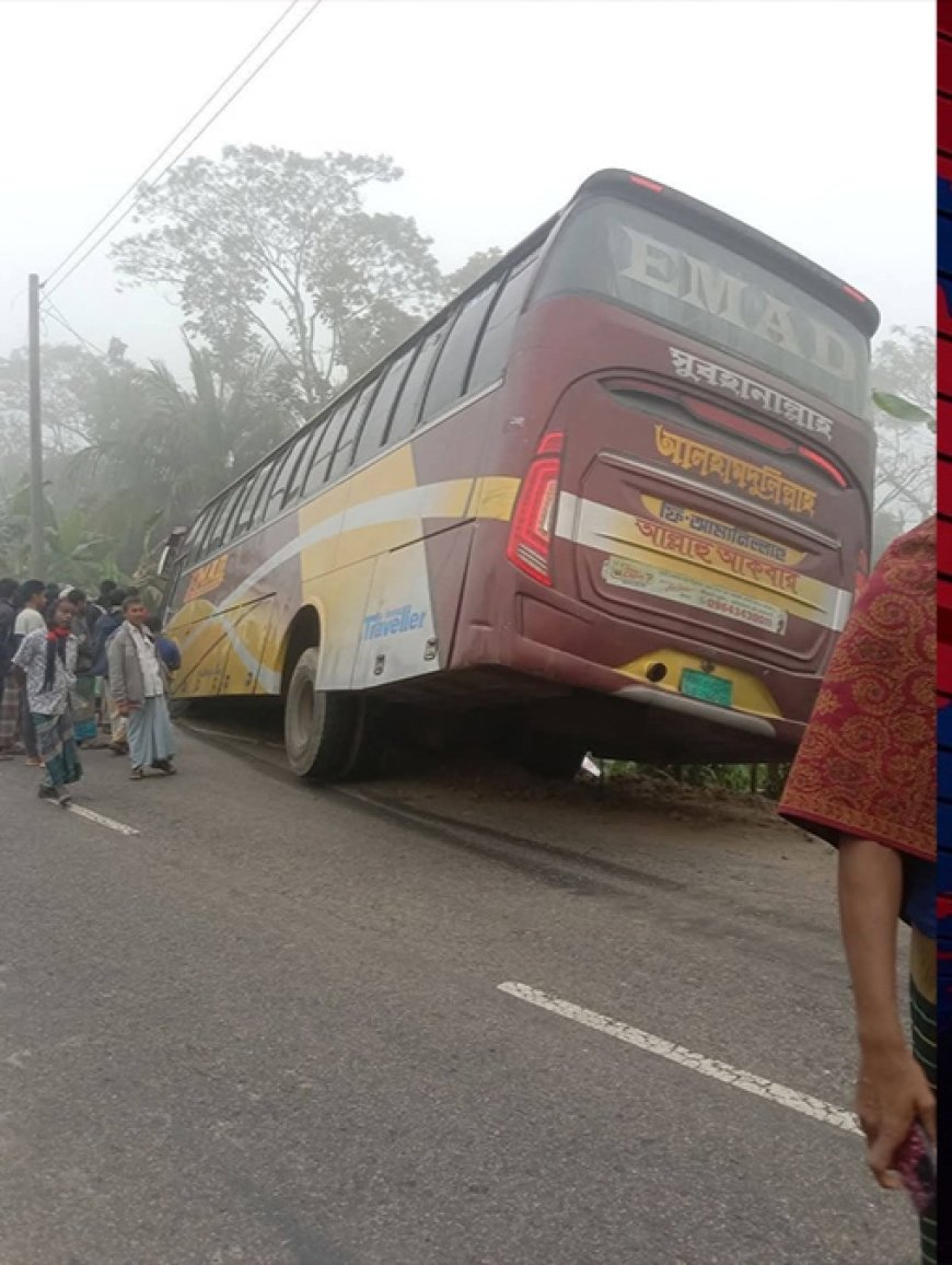 পিরোজপুরে বাস চাপায় নিহত বাবা-ছেলে পিরোজপুর —