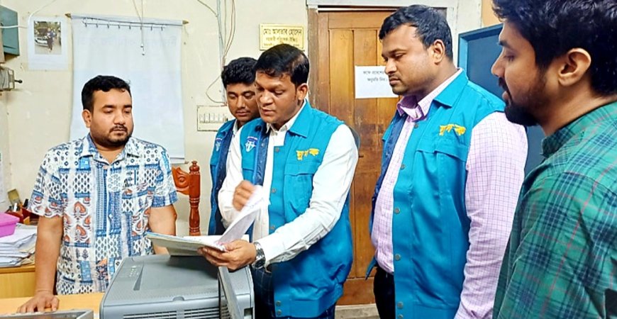 পাবনা বিআরটিএ-তে দালালের দৌরাত্ম্য: টাকা দিলে ফেলও পাস!